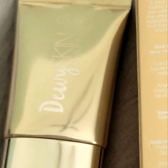 NEW! CIATÉ LONDON Dewy Skin Tint in 020 30 ml - Picture 4 of 7